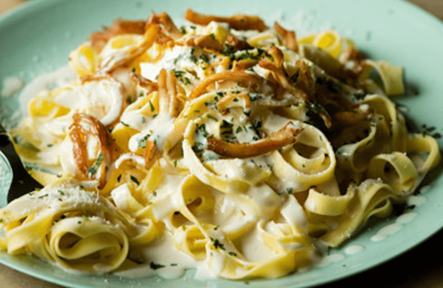 FETTUCCINE ALFREDO WITH CRISPY CHICKEN - Giovanni Rana