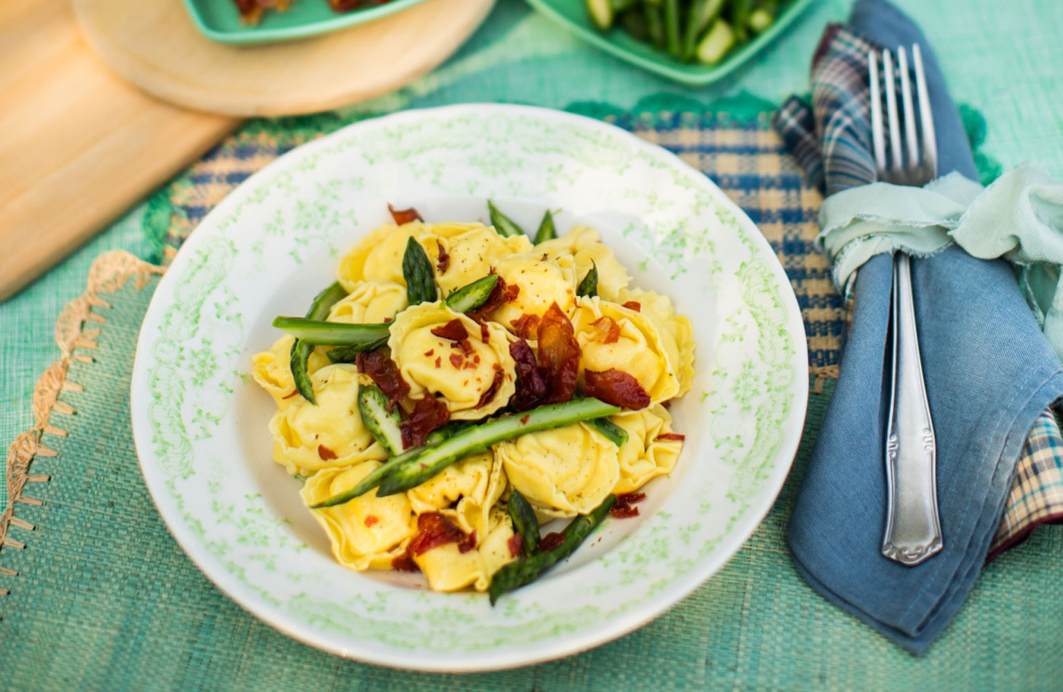 SFOGLIAVELO SPECK E FORMAGGIO TIROLESE con asparagi e ...