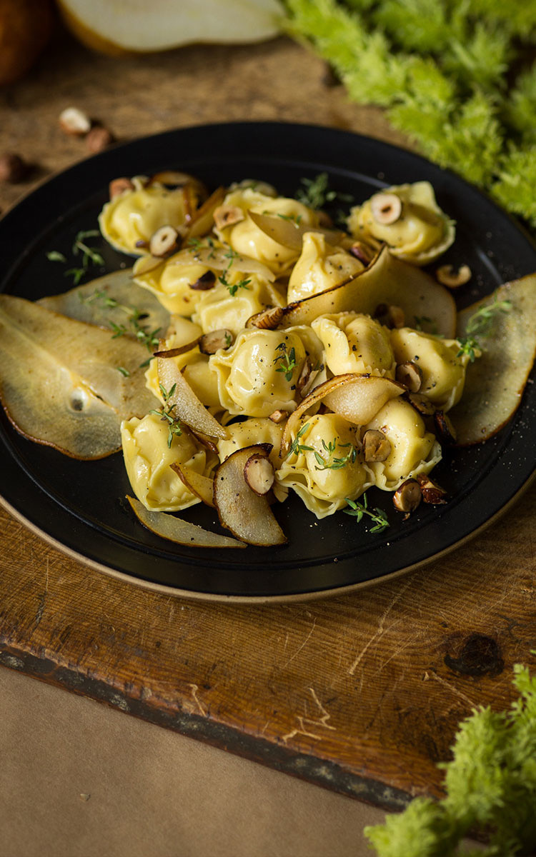 Tortellini Basil and Pine Nuts Pesto WITH CARAMELIZED PEARS HAZELNUTS AND THYME