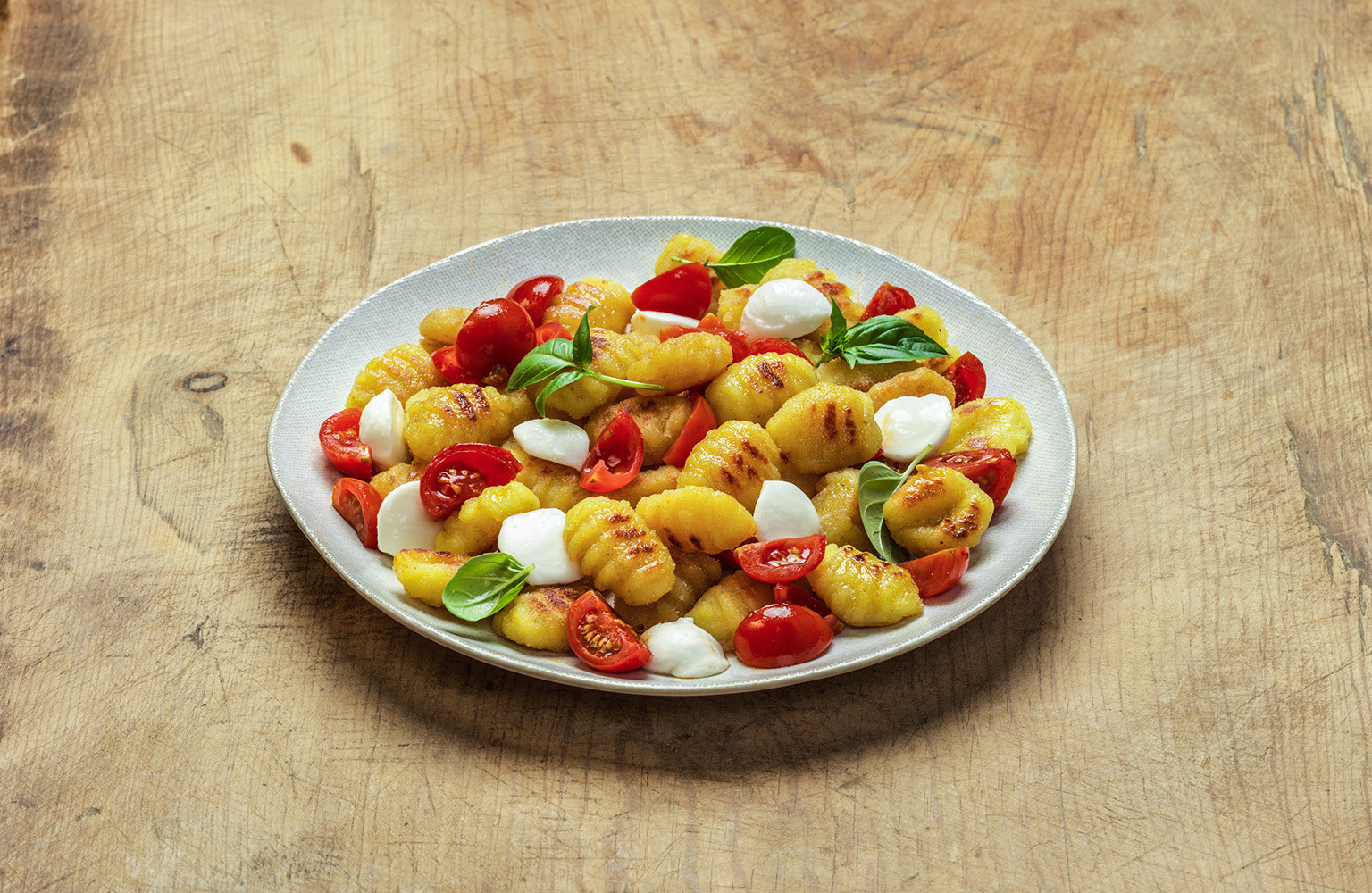 Pfannen-Gnocchi: Tomaten, Mozzarella &amp; Basilikum – Giovanni Rana