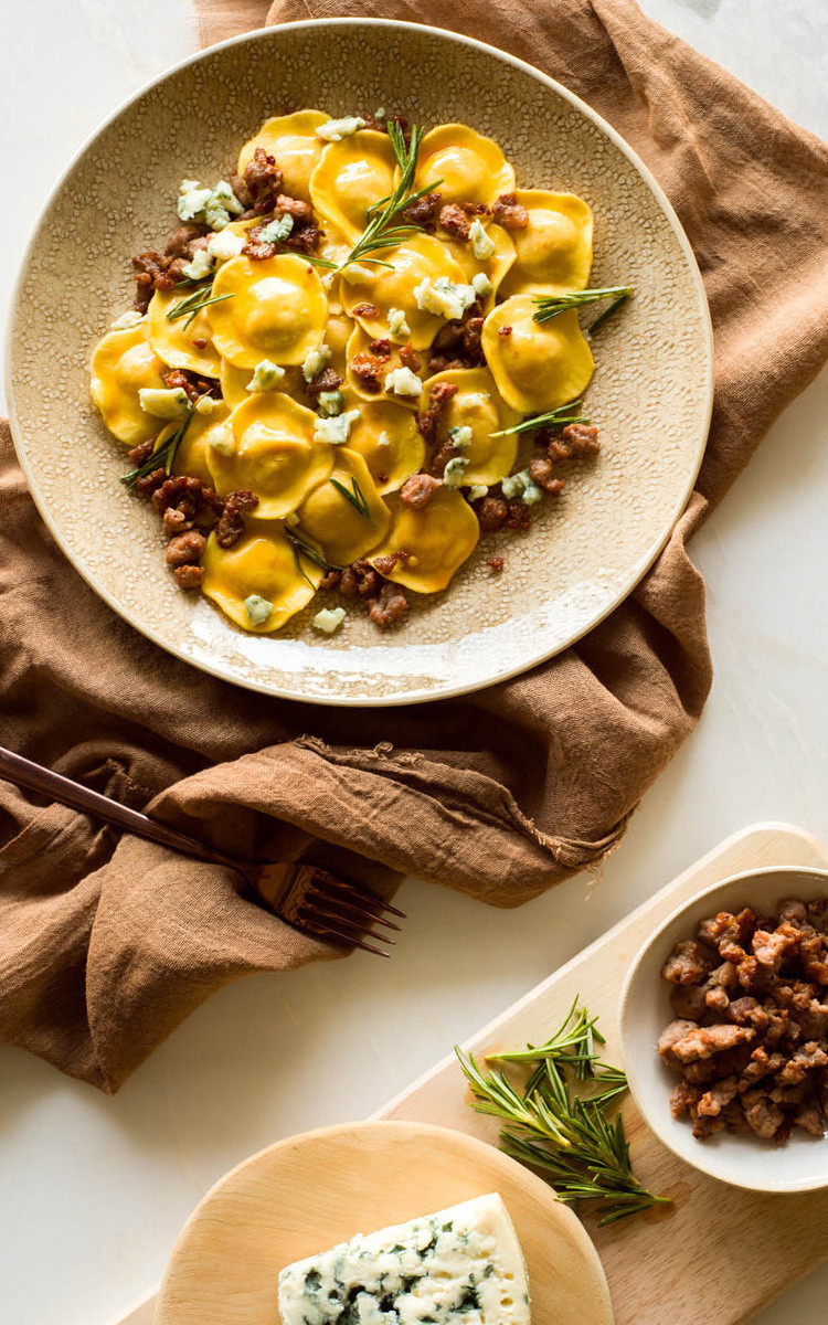 PORCINI MUSHROOM RAVIOLI WITH SAUSAGE, ROSEMARY AND ROQUEFORT - Rana