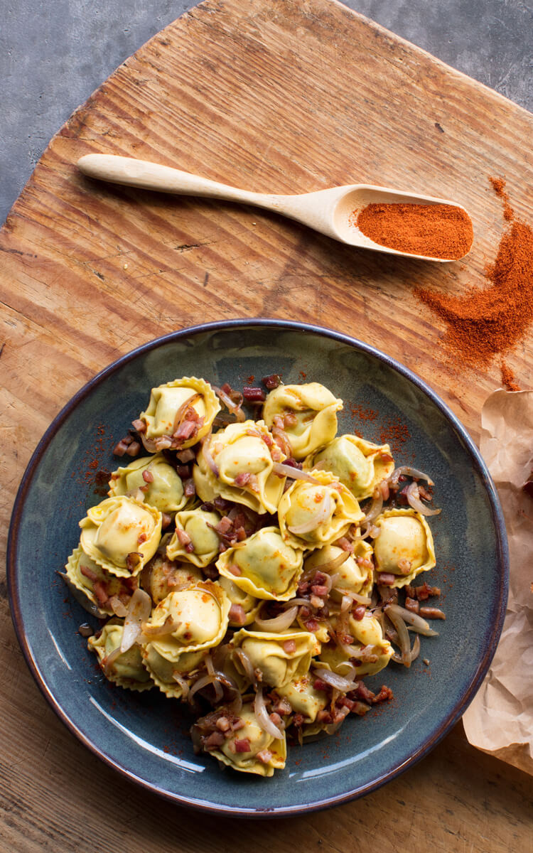 Uitgelezene Tortellini Rauwe Ham En Kaas met uien, spek, whisky en gerookte VF-99