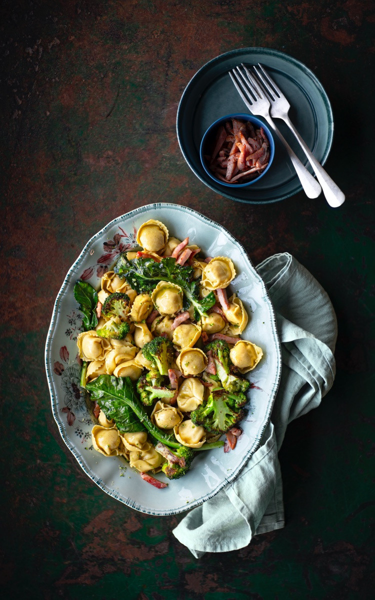 BASIL AND PINE NUT PESTO TORTELLONI - La Famiglia Rana