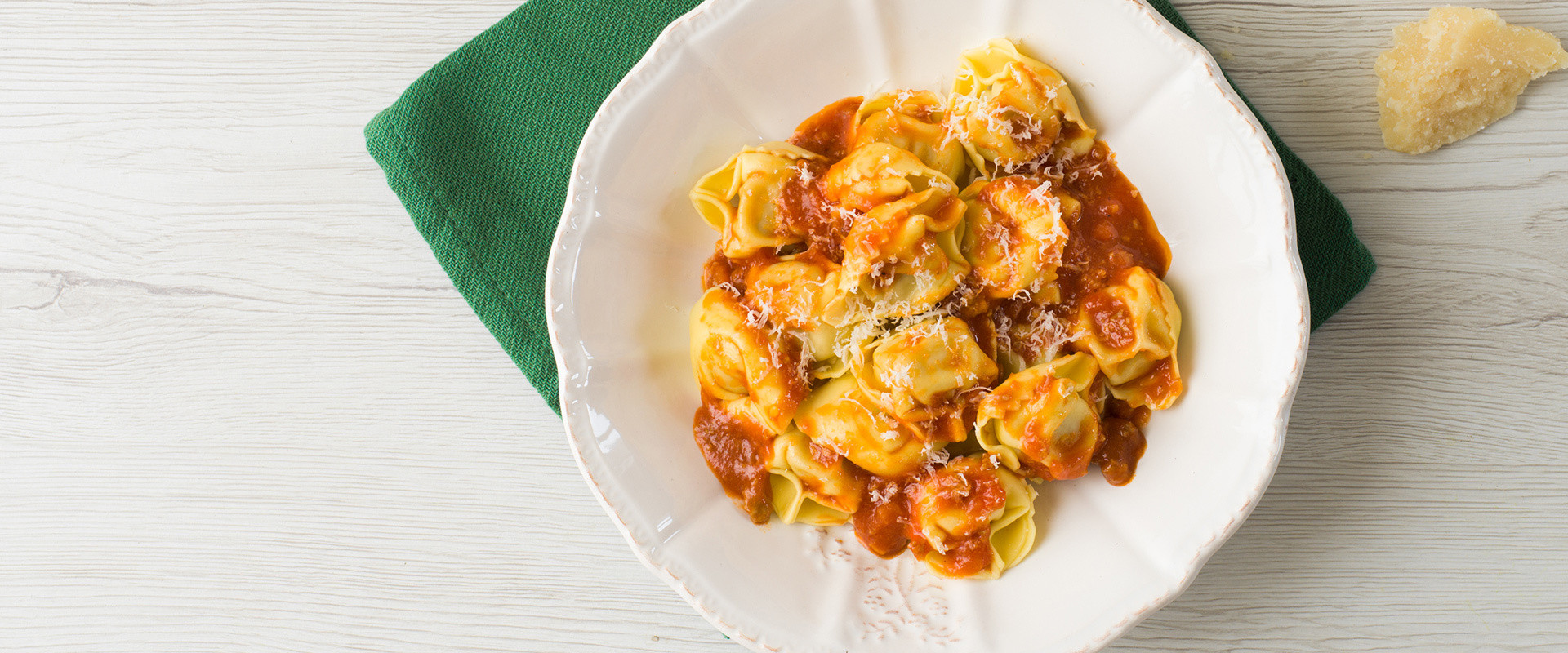 Ricotta And Spinach Tortellini In Bolognese Sauce | Buitoni Fresco