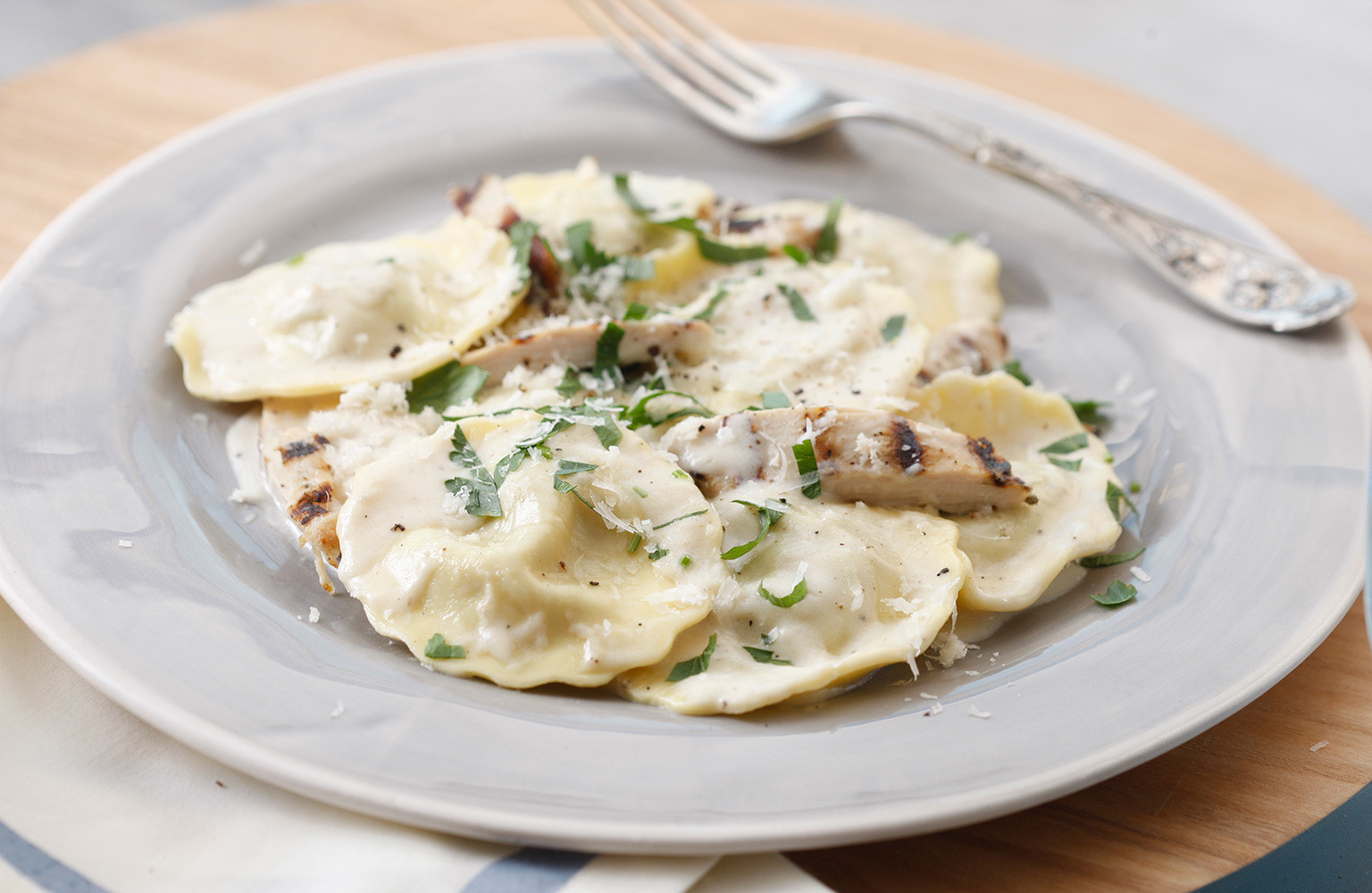 PORCINI MUSHROOM RAVIOLI ALFREDO WITH CHICKEN Rana